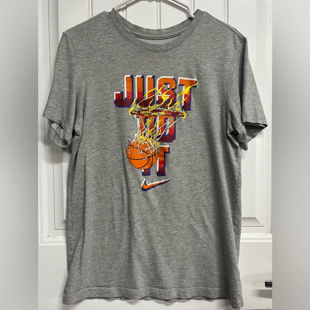 Men’s Nike Dri-Fit Gray Short Sleeve Just Do It Basketball Tshirt Size Small